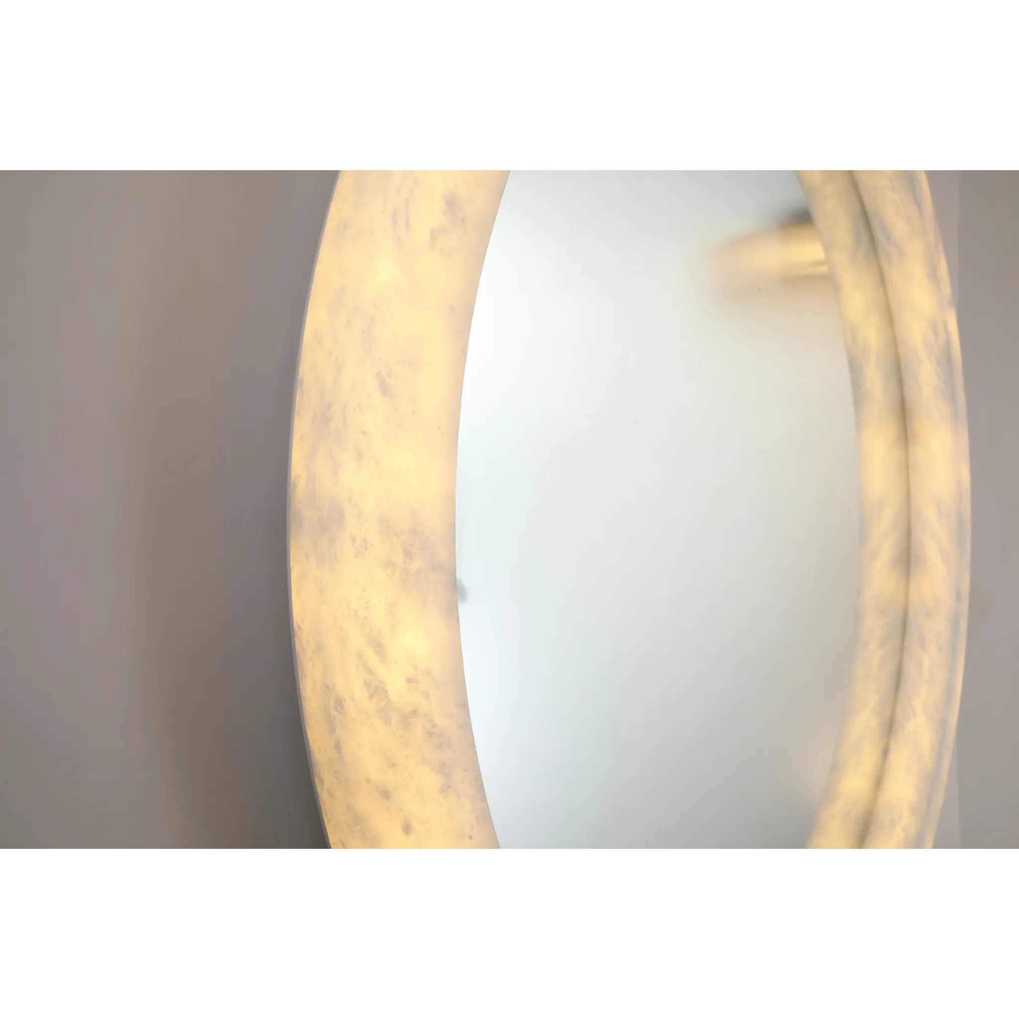 L’Éclipse Mirror – Celestial Sculptural Mirror for Refined Interiors