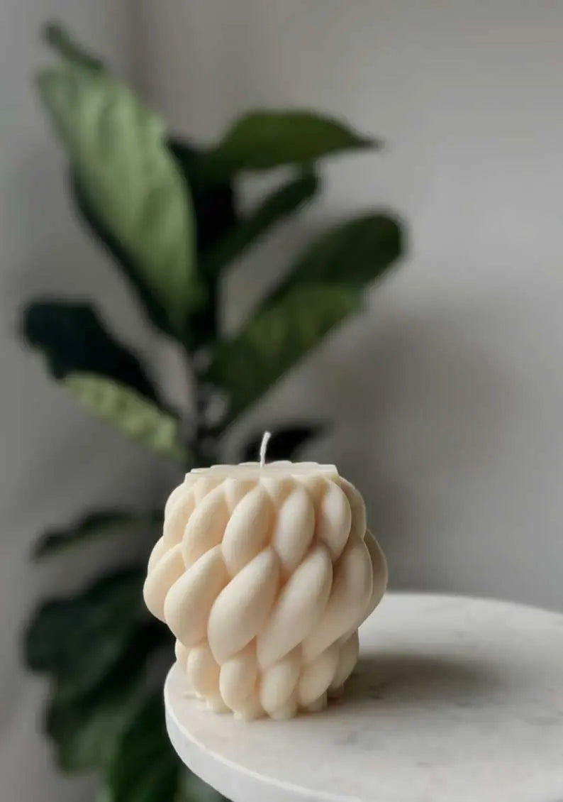 Estella Knotted Candle - v21v13