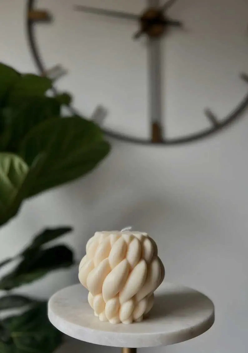 Estella Knotted Candle - v21v13