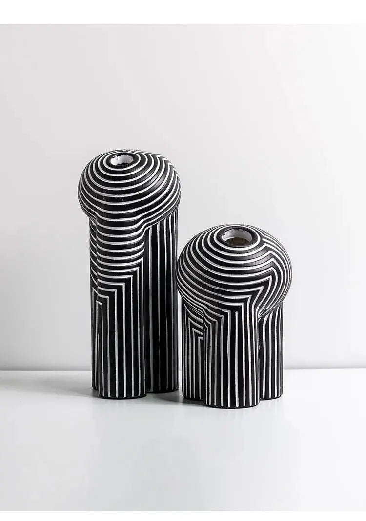 Claudé Vase