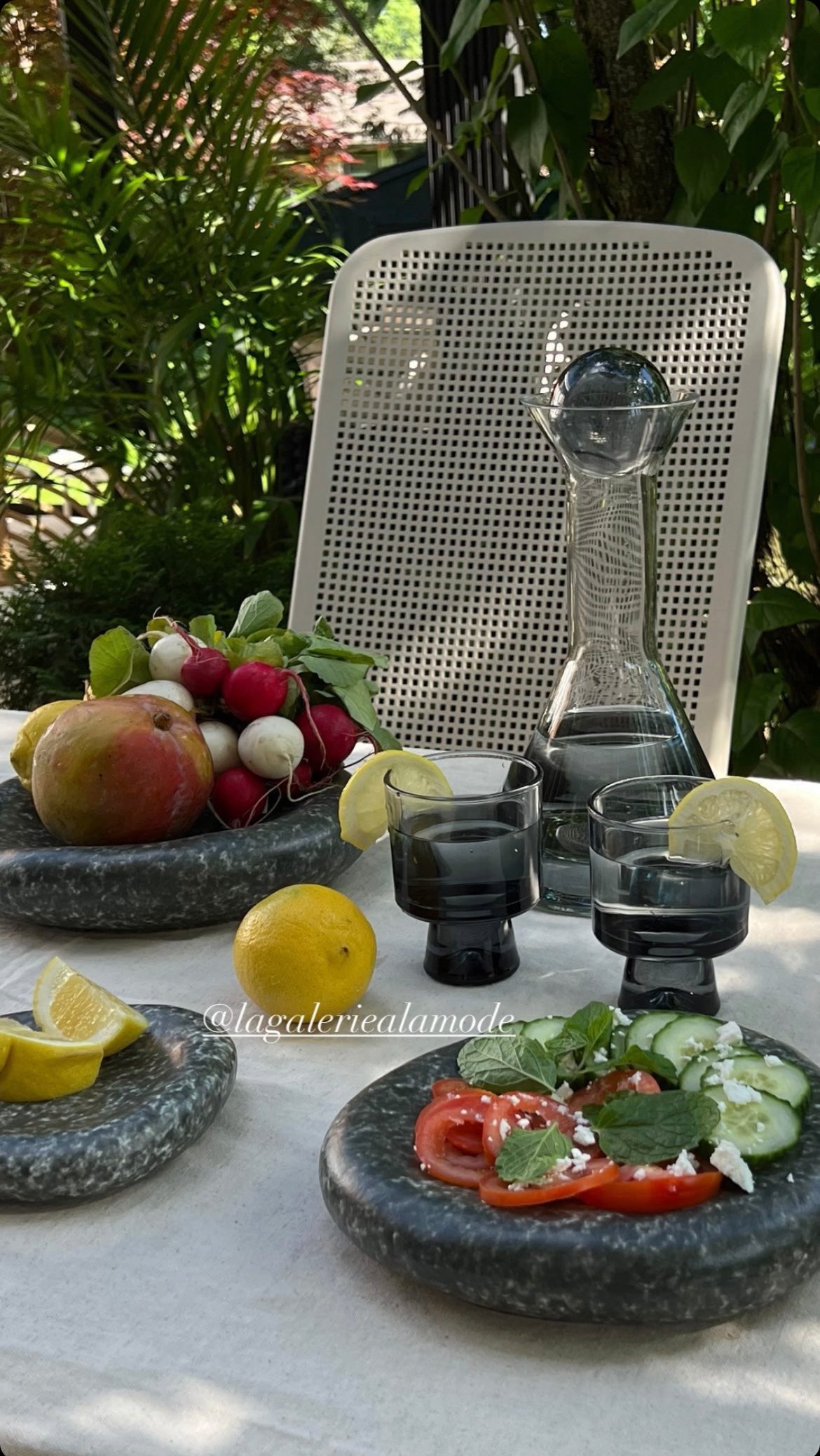 Émilienne Glass Decanter - La Galerie à La Mode