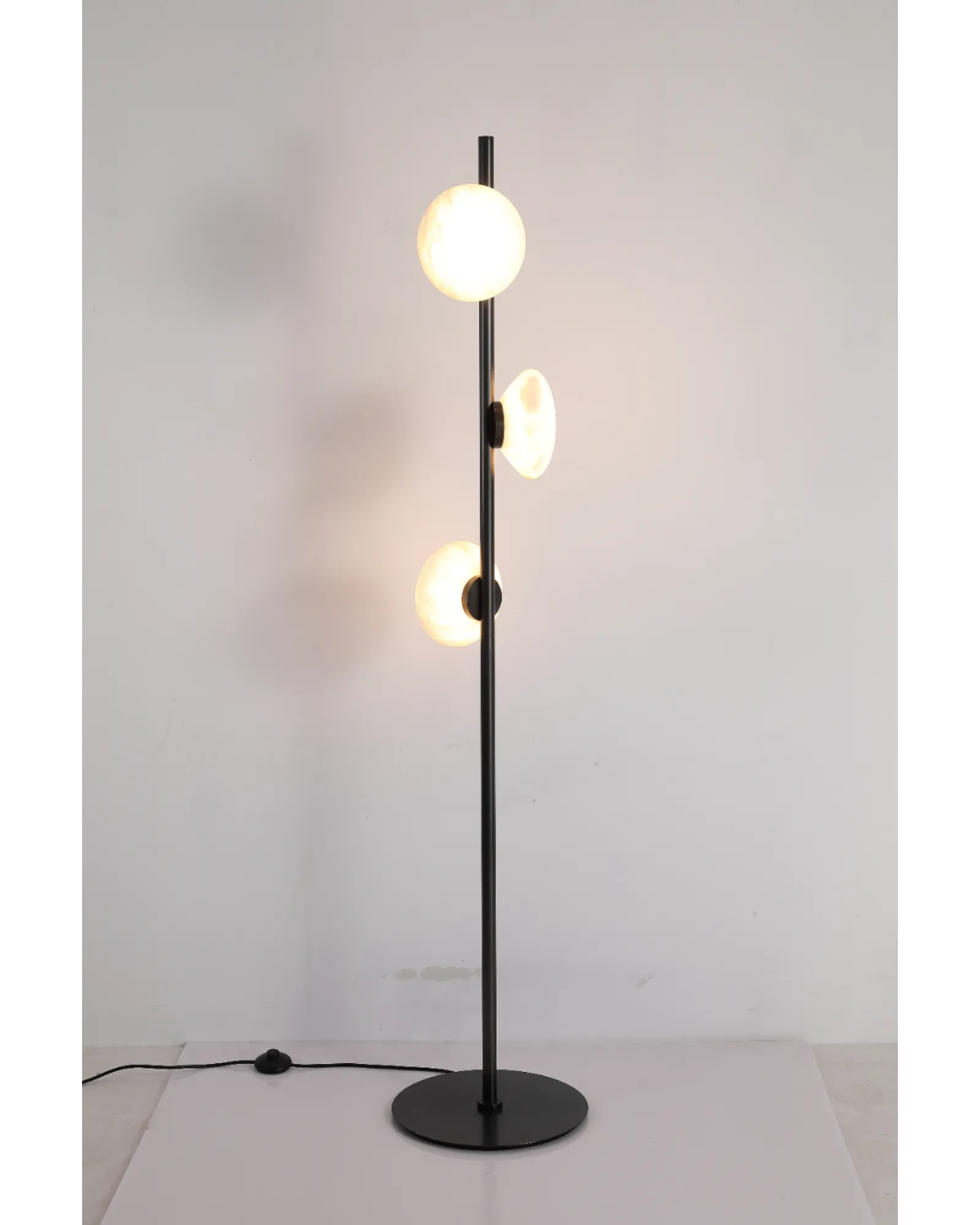 Noire Floor Lamp