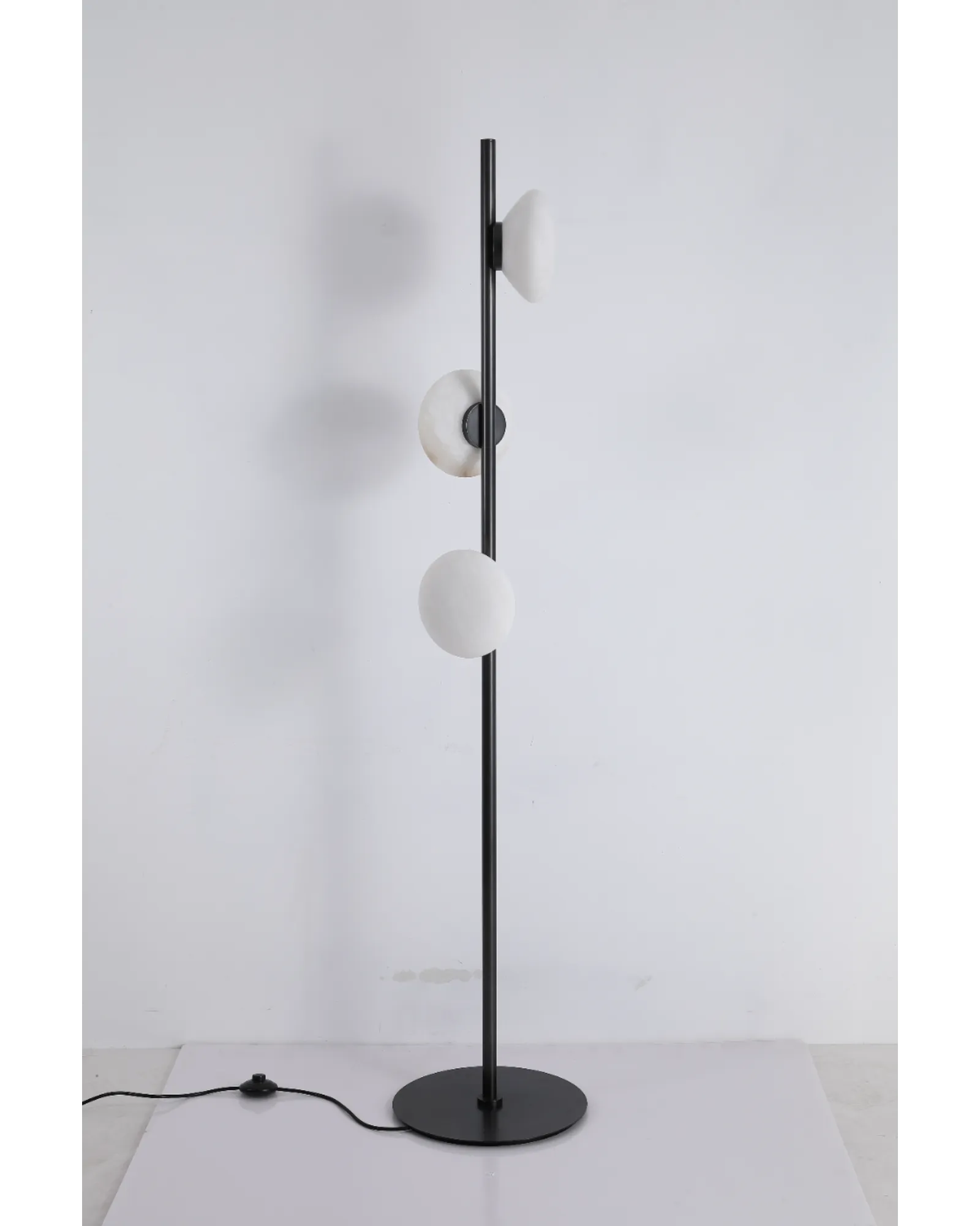 Noire Floor Lamp