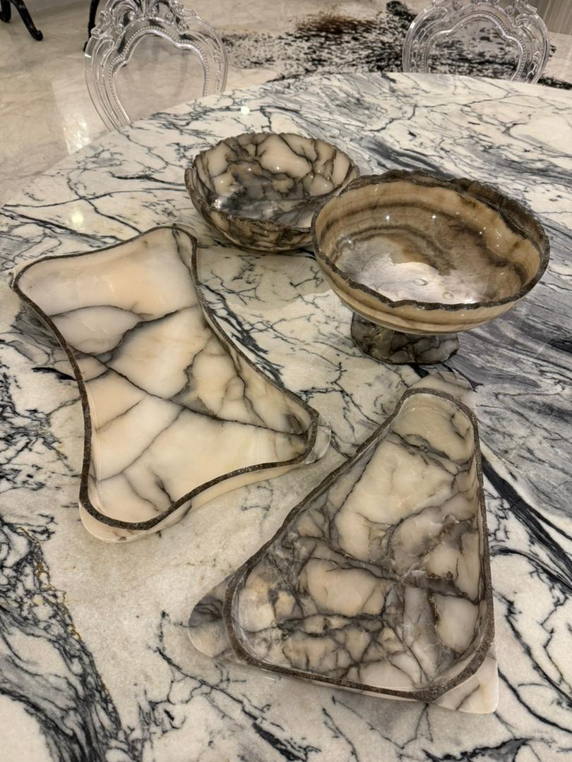 Coupe de Perse Pedestal Onyx Centerpiece