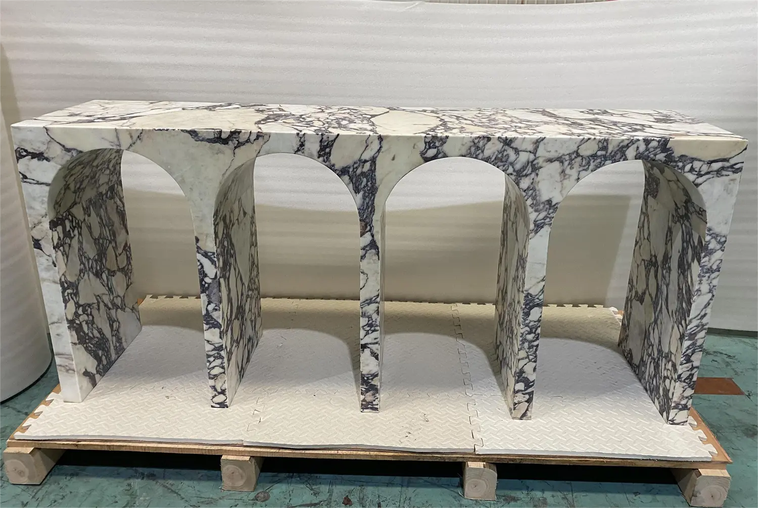 Raphaelle Console Table - v21v13