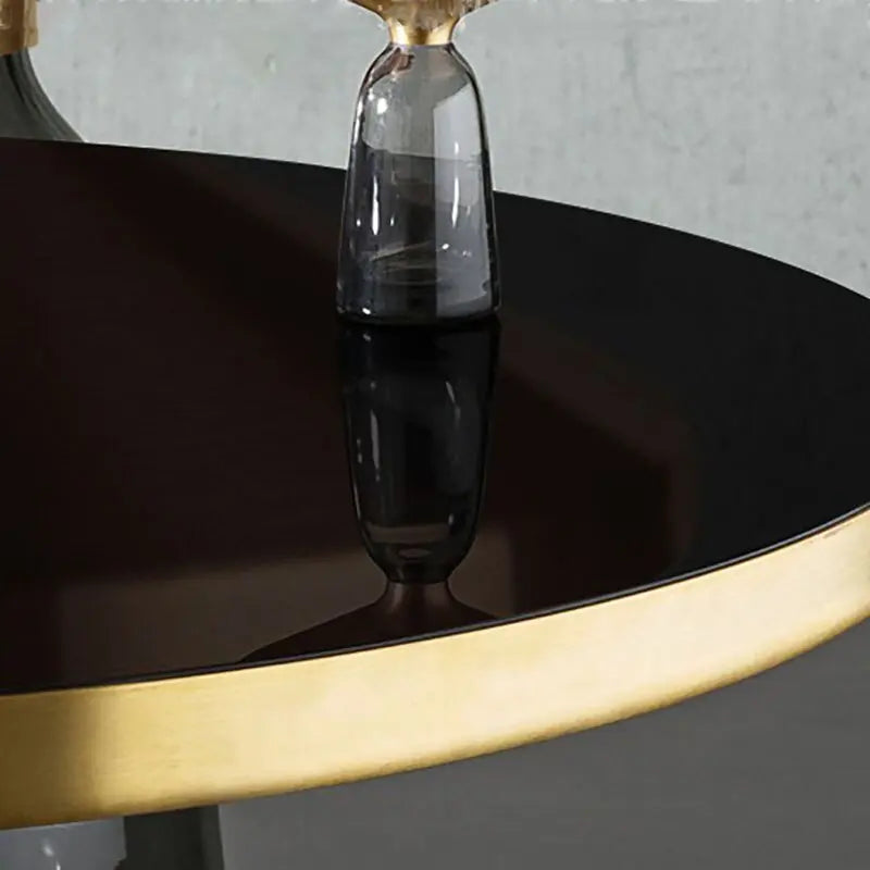 Émilienne Table