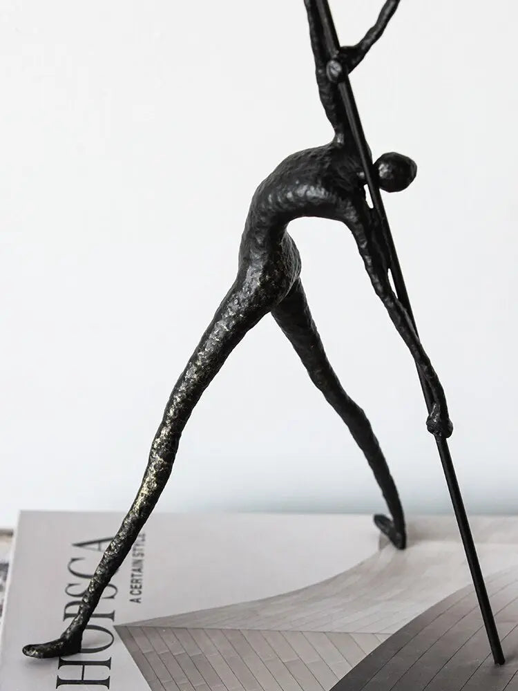 Léontine Figurine