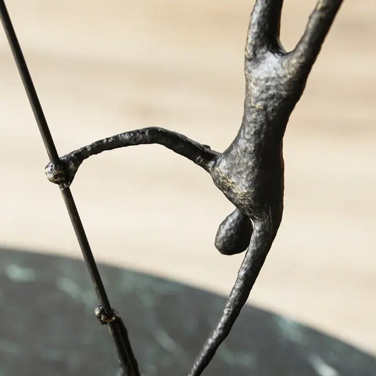 Léontine Figurine