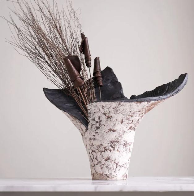 Hilaire vase 