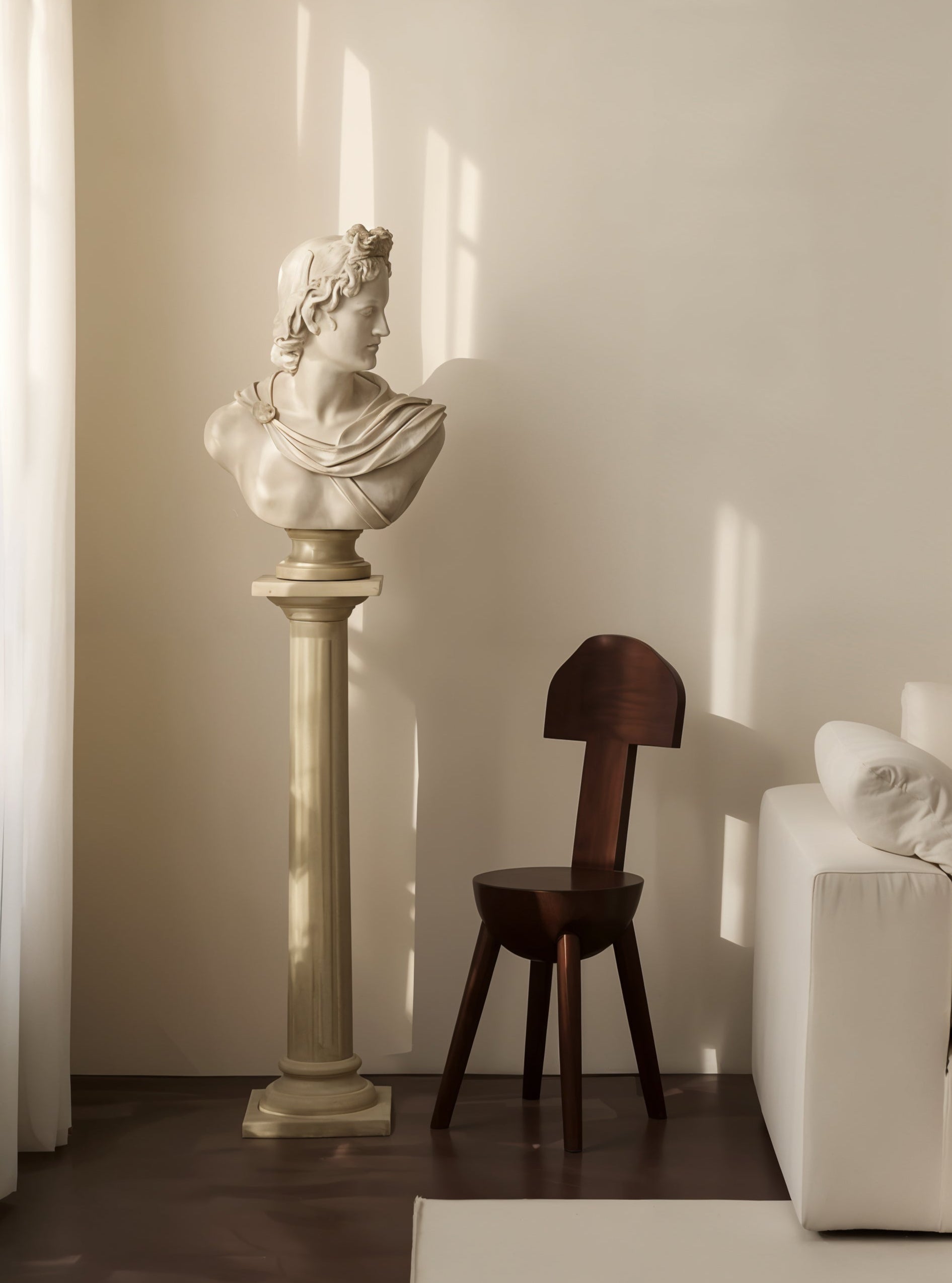 Apollon Figurine